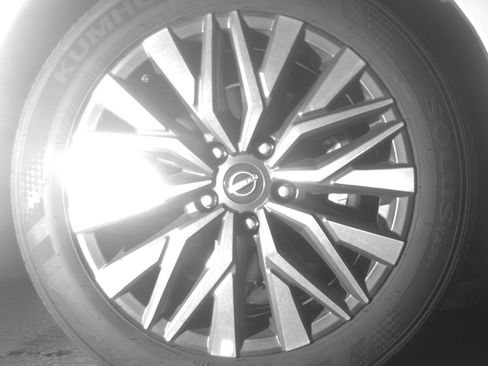 Used 2025 Nissan Altima 2.5 SV FWD image 13