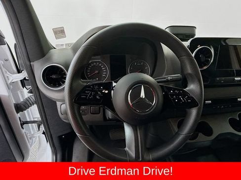 Used 2025 Mercedes-Benz Sprinter 2500 image 8