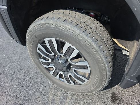 Used 2024 GMC Sierra 2500 Denali Ultimate image 10