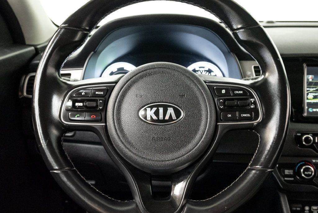 Used 2018 Kia Niro EX w/ Option Group 020 FWD image 14