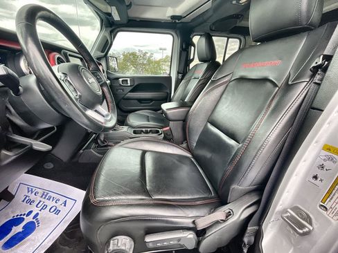 Used 2018 Jeep Wrangler Unlimited Rubicon AWD/4WD image 19