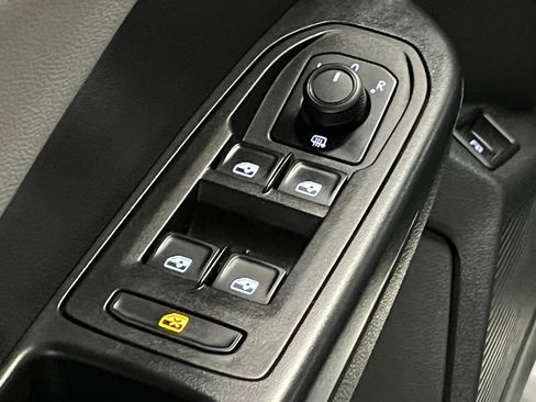 Used 2024 Volkswagen Taos SE AWD/4WD image 18