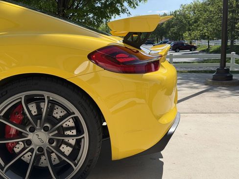 Used 2016 Porsche Cayman GT4 image 16