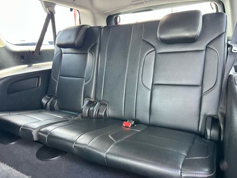Used 2019 Chevrolet Suburban LT AWD/4WD image 16