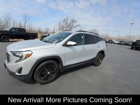 Used 2018 GMC Terrain SLE w/ Driver Convenience Package image 4