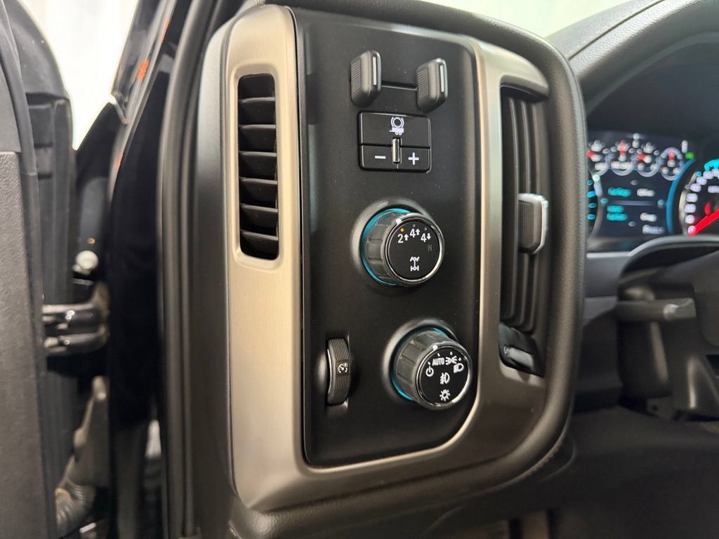 Used 2019 GMC Sierra 3500 Denali w/ Duramax Plus Package AWD/4WD image 6