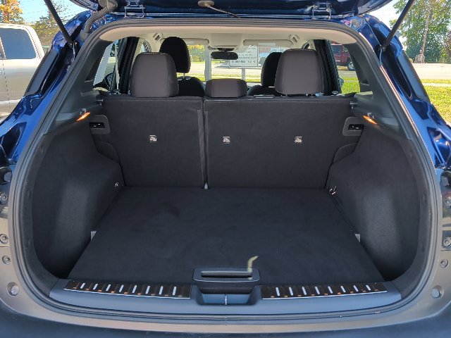 Used 2025 Nissan Kicks SV w/ Illumination Package FWD image 5