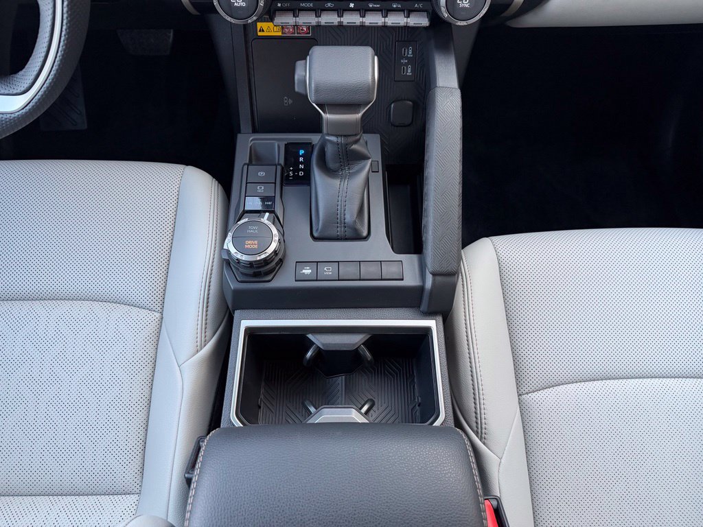 Used 2025 Toyota Tacoma Limited AWD/4WD image 19