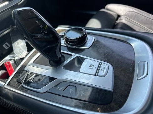 Used 2016 BMW 750i xDrive AWD/4WD image 10