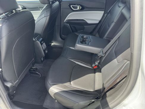 Used 2025 Jeep Compass Limited AWD/4WD image 10