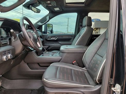 Used 2024 GMC Sierra 2500 AT4X image 19