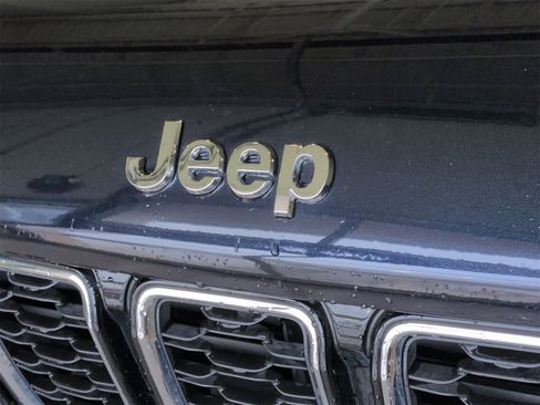 Certified 2023 Jeep Grand Cherokee L Limited image 13