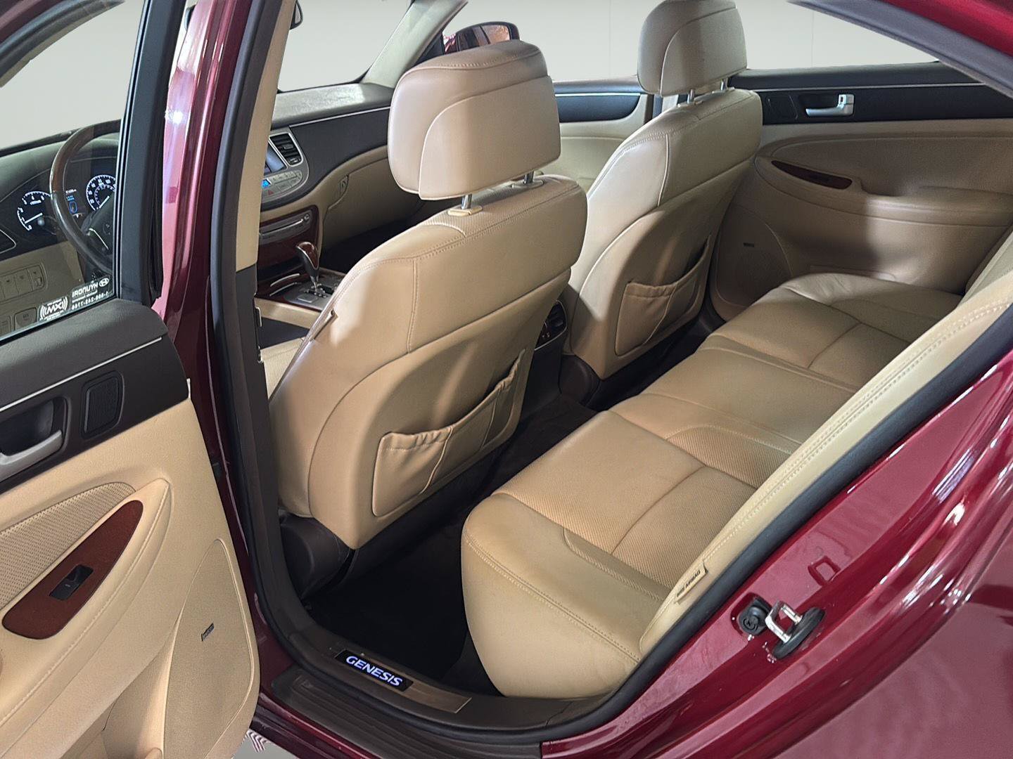 Used 2012 Hyundai Genesis 4.6 RWD image 16