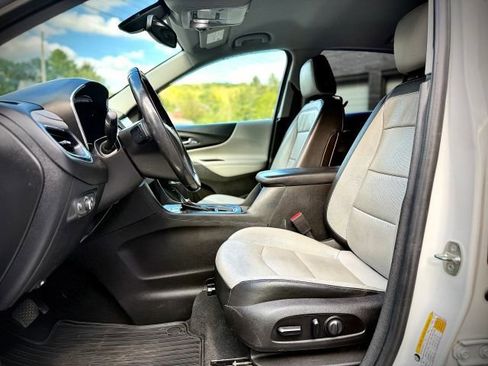 Used 2019 Chevrolet Equinox Premier image 12