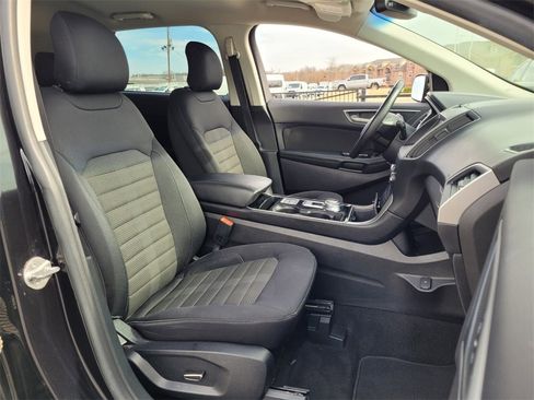 Used 2019 Ford Edge SEL image 12