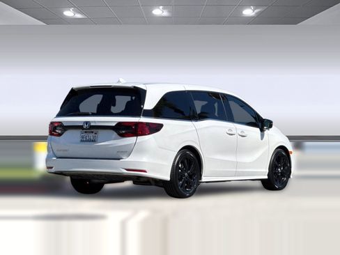Certified 2023 Honda Odyssey Sport image 8