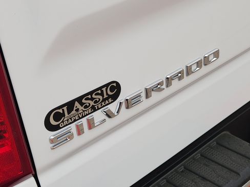 New 2026 Chevrolet Silverado 1500 W/T image 9