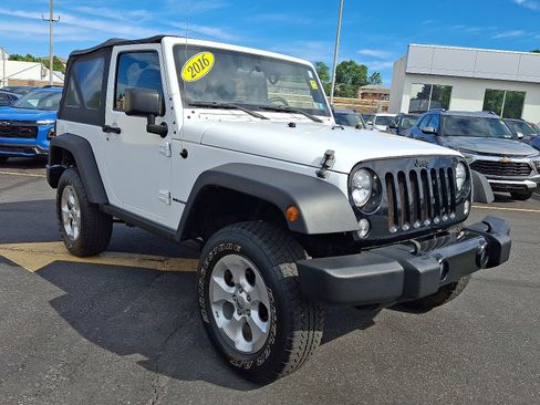 Used 2016 Jeep Wrangler Sport AWD/4WD image 7
