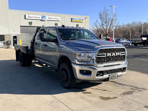Used 2022 RAM 3500 Tradesman w/ Chrome Appearance Group image 3