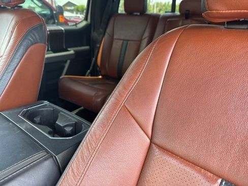 Used 2015 Ford F150 Platinum w/ Equipment Group 701A Luxury AWD/4WD image 5