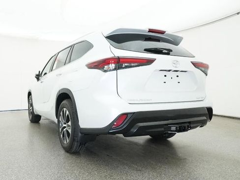 New 2026 Toyota Highlander XLE image 22