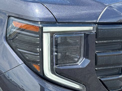 Used 2022 GMC Sierra 1500 Elevation AWD/4WD image 44
