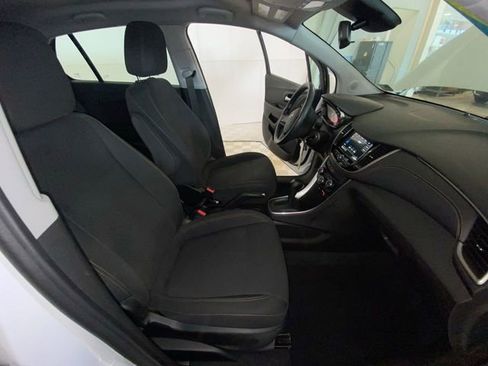 Used 2019 Chevrolet Trax LS FWD image 37