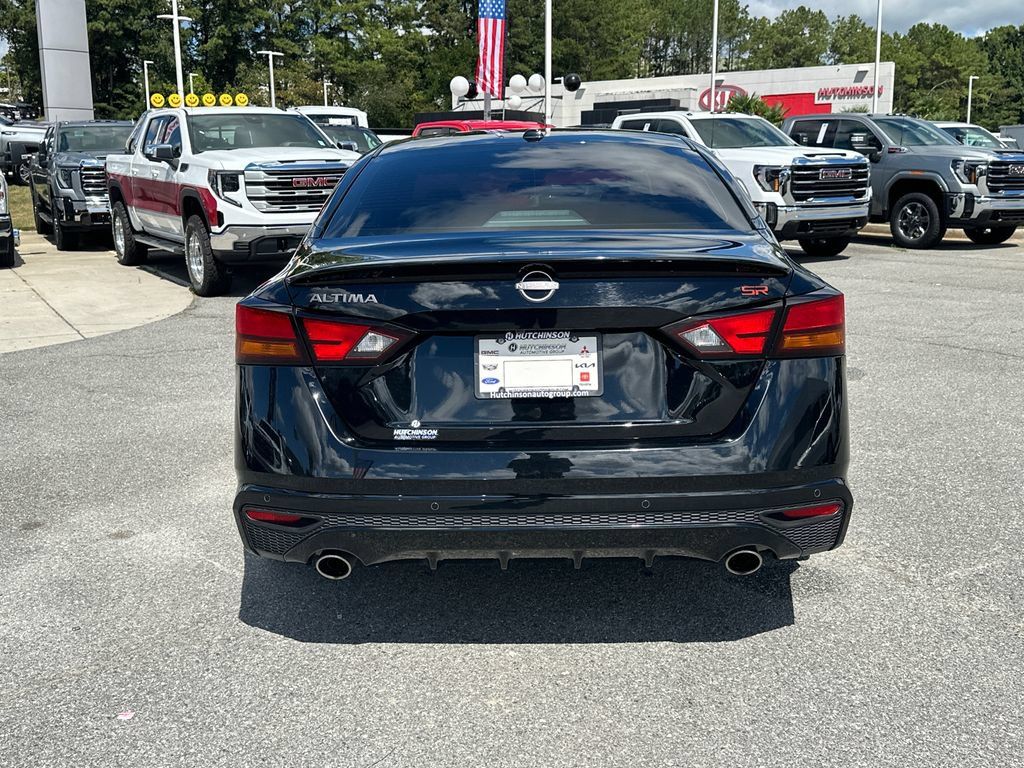 Used 2025 Nissan Altima 2.5 SR w/ SR Premium Package FWD image 6