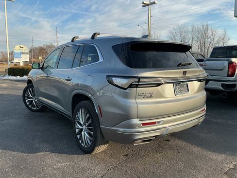 Used 2025 Buick Enclave Avenir image 5
