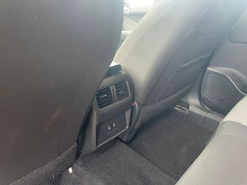 Used 2025 Nissan Rogue SV image 24