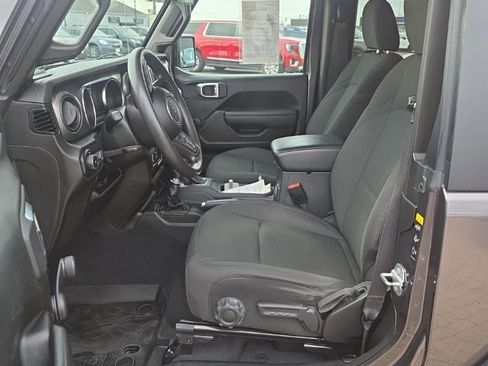 Used 2022 Jeep Wrangler Sport image 13