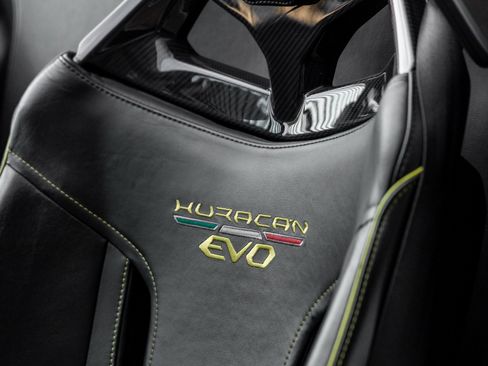 Used 2020 Lamborghini Huracan EVO image 27