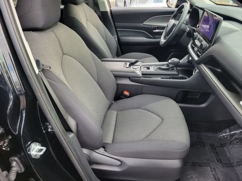 Used 2025 Toyota Grand Highlander FWD image 19
