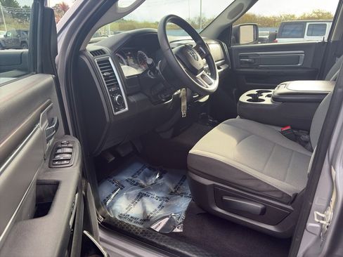 Used 2024 RAM 1500 Classic SLT image 5