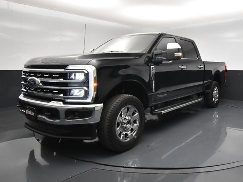 Used 2025 Ford F250 Lariat w/ Chrome Package AWD/4WD image 2