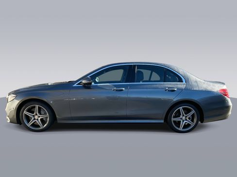 Used 2017 Mercedes-Benz E 300 4MATIC image 6