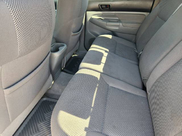 Used 2005 Toyota Tacoma PreRunner RWD image 28