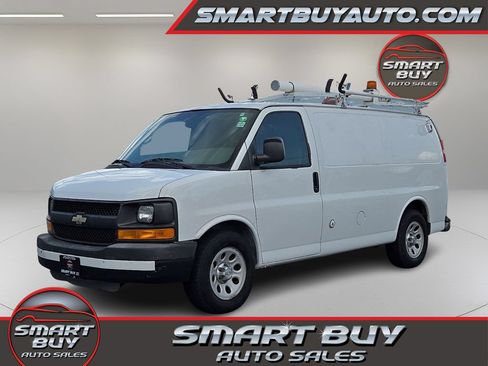 Used 2010 Chevrolet Express 1500 RWD image 1