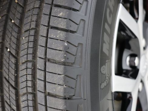 Used 2024 Jeep Grand Cherokee Limited w/ Trailer Tow Package image 15