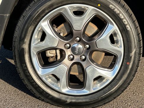 Used 2021 Jeep Compass Limited image 31