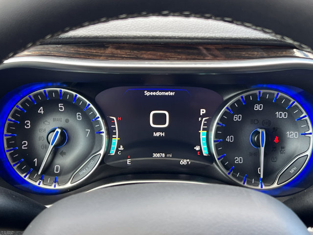 Used 2024 Chrysler Pacifica Limited FWD image 22