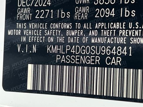 Used 2025 Hyundai Elantra Limited image 33