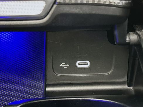 Used 2022 Mercedes-Benz C 300 4MATIC Sedan w/ Exclusive Trim Package image 17