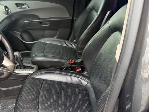 Used 2015 Chevrolet Cruze LT image 21