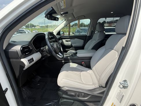 Used 2025 Honda Pilot EX-L image 5