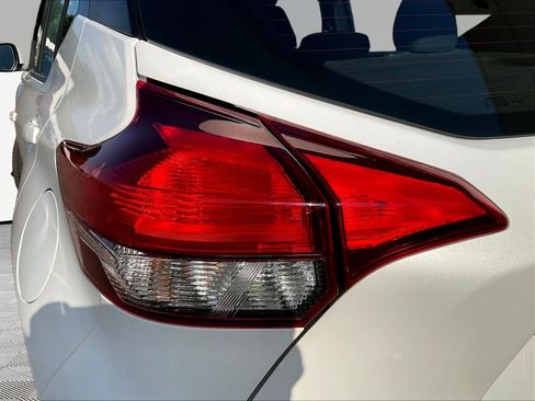 Used 2020 Nissan Kicks SV FWD image 23