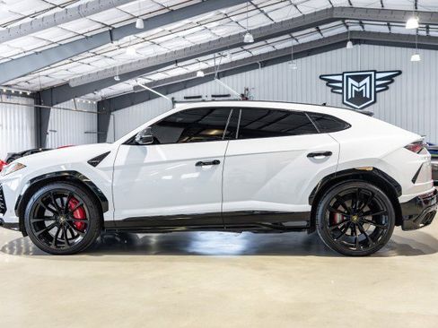 Used 2021 Lamborghini Urus AWD/4WD image 3