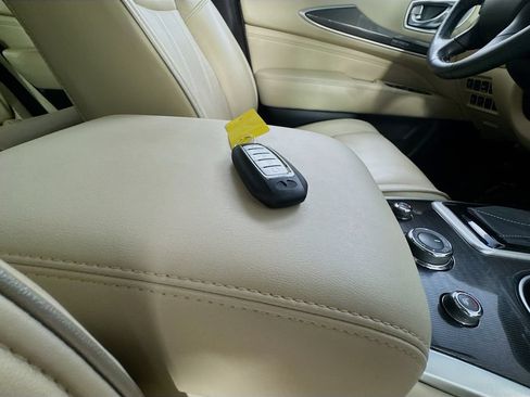 Used 2019 INFINITI QX60 Luxe w/ Essential Package AWD/4WD image 44