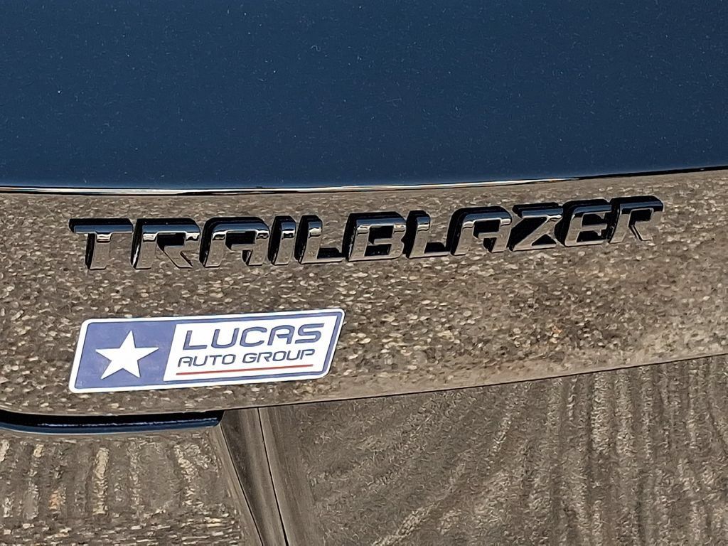 Used 2022 Chevrolet TrailBlazer RS FWD image 32