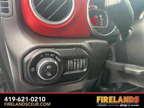 Used 2022 Jeep Gladiator Rubicon w/ Cold Weather Group image 23